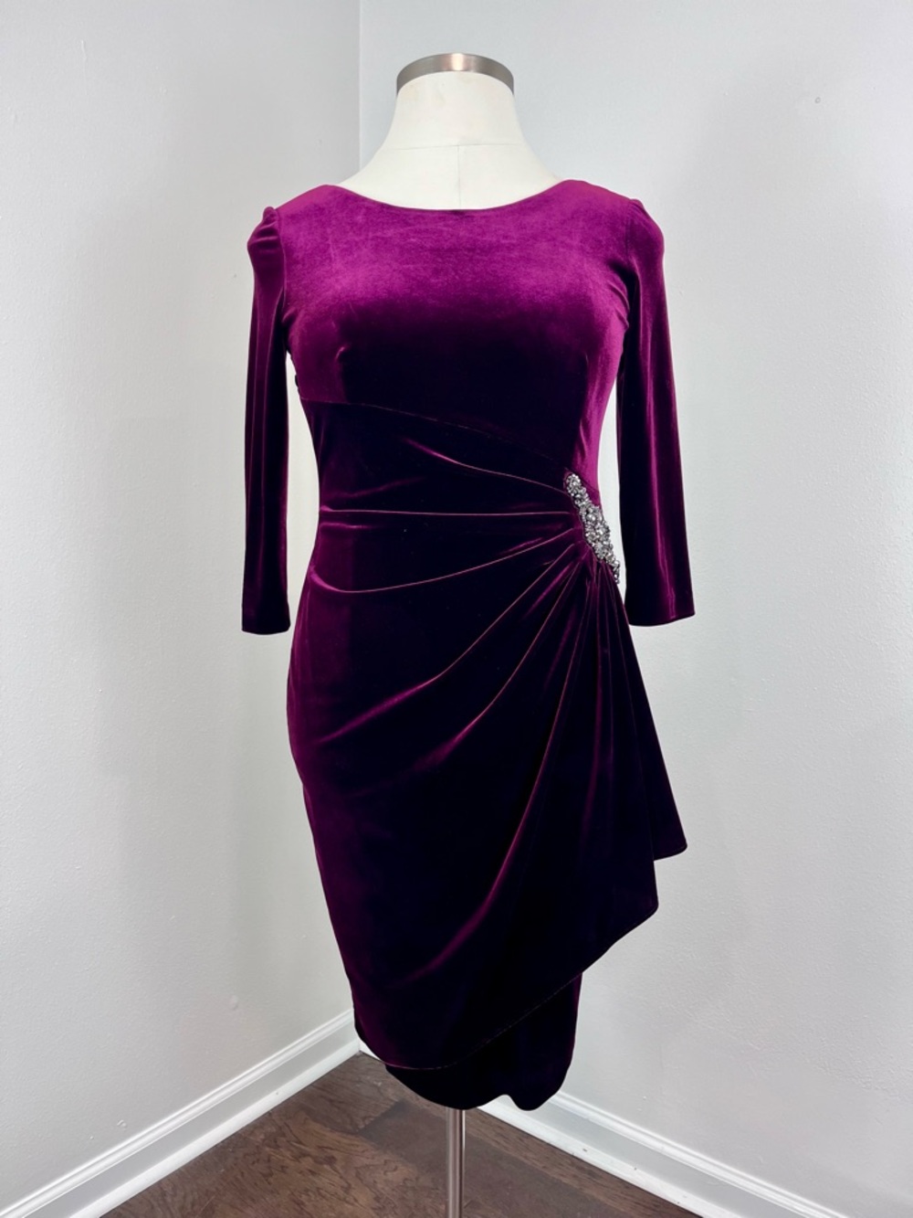Elegant Burgundy Velour Sheath Dress with Side Embellishment